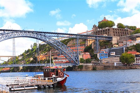 douro - Bridge Maria Pia and Douro river, Porto, Portugal Foto de stock - Super Valor sin royalties y Suscripción, Código: 400-07972308