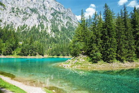 simsearch:400-06088617,k - Grüner see with crystal clear water in Austrian Alps Photographie de stock - Aubaine LD & Abonnement, Code: 400-07984020