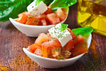 simsearch:400-07260354,k - tomato salad with fetta cheese and olive oil Stockbilder - Microstock & Abonnement, Bildnummer: 400-07989092