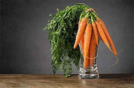 simsearch:400-07982459,k - A bunch of fresh carrots in glass vase Foto de stock - Super Valor sin royalties y Suscripción, Código: 400-07981778