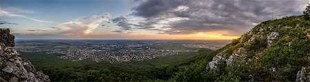 City of Nitra from Above at Sunset with Rocks and Plants in Foreground as Seen from Zobor Mountain Photographie de stock - Aubaine LD & Abonnement, Code: 400-07982398