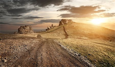 simsearch:400-09275246,k - Evening over country road in high mountains Photographie de stock - Aubaine LD & Abonnement, Code: 400-07983510