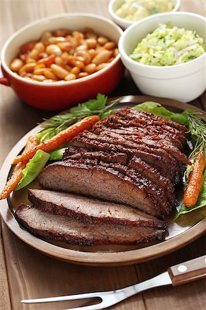 barbecue beef brisket, texas style Stockbilder - Microstock & Abonnement, Bildnummer: 400-07983602