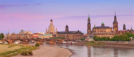 simsearch:400-07729303,k - Panoramic image of Dresden during summer sunset. Stockbilder - Microstock & Abonnement, Bildnummer: 400-07994093