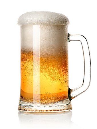 simsearch:400-05260769,k - Beer in a mug isolated on a white background Foto de stock - Royalty-Free Super Valor e Assinatura, Número: 400-07996985