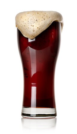 simsearch:400-05260769,k - Froth on black beer in glass isolated on white Foto de stock - Royalty-Free Super Valor e Assinatura, Número: 400-07996987