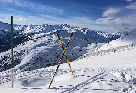 simsearch:400-06132704,k - Winter landscape in St.Christoph in Aaustria Foto de stock - Royalty-Free Super Valor e Assinatura, Número: 400-07993040