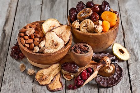 simsearch:400-07310170,k - Mix of dried fruits and almonds - symbols of judaic holiday Tu Bishvat. Fotografie stock - Microstock e Abbonamento, Codice: 400-07993610