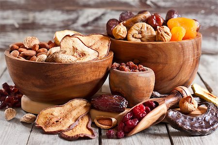 simsearch:400-07310170,k - Mix of dried fruits and almonds - symbols of judaic holiday Tu Bishvat. Fotografie stock - Microstock e Abbonamento, Codice: 400-07993611