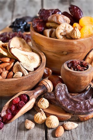 simsearch:400-07310170,k - Mix of dried fruits and almonds - symbols of judaic holiday Tu Bishvat. Fotografie stock - Microstock e Abbonamento, Codice: 400-07993612