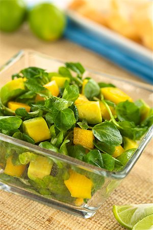 simsearch:400-05673047,k - Watercress Mango Avocado Salad Foto de stock - Royalty-Free Super Valor e Assinatura, Número: 400-08014343