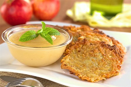 simsearch:400-04831131,k - Apple Sauce and Potato Fritters Stock Photo - Budget Royalty-Free & Subscription, Code: 400-08015514