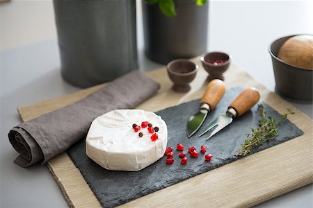 simsearch:400-04395073,k - Closeup on camembert on table Stock Photo - Budget Royalty-Free & Subscription, Code: 400-08015708