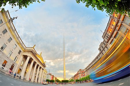 parade dublin - famous landmark in Dublin, Ireland center symbol - spire Photographie de stock - Aubaine LD & Abonnement, Code: 400-08012520