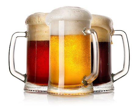 simsearch:400-05260769,k - Glass mugs of beer isolated on a white background Foto de stock - Royalty-Free Super Valor e Assinatura, Número: 400-08021762