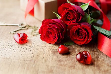 simsearch:400-08034173,k - Roses and a red hearts, Valentines Day background, wedding day Foto de stock - Super Valor sin royalties y Suscripción, Código: 400-08034164