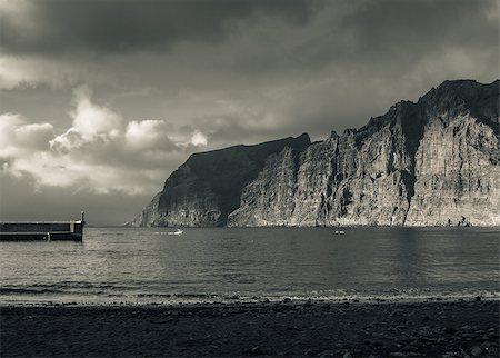 simsearch:841-03677373,k - Cliffs of Los Gigantes at sunset, Los Gigantes is a resort town in the Santiago del Teide. Canary Island, Tenerife. Spain Foto de stock - Super Valor sin royalties y Suscripción, Código: 400-08034666