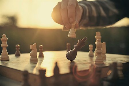 Man playing chess Photographie de stock - Aubaine LD & Abonnement, Code: 400-08034828