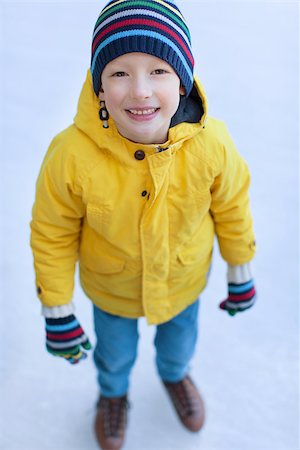 simsearch:400-08318063,k - smiling little boy having fun at winter ice skating Photographie de stock - Aubaine LD & Abonnement, Code: 400-08034854