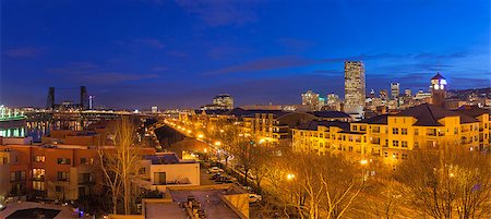 simsearch:400-09083464,k - Portland Oregon Downtown Waterfront Cityscape with Steel Bridge during Evening Blue Hour Panorama Foto de stock - Super Valor sin royalties y Suscripción, Código: 400-08035159