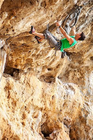 simsearch:400-07292725,k - Rock climber on a face of a cliff Photographie de stock - Aubaine LD & Abonnement, Code: 400-08035457