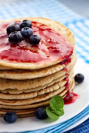 simsearch:400-07042820,k - Breakfast food. Pancakes with jam and blueberries. Stock Photo - Budget Royalty-Free & Subscription, Code: 400-08035482
