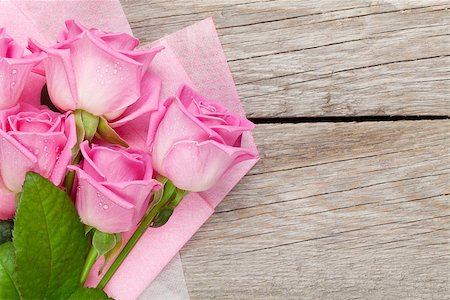 simsearch:400-08110734,k - Garden pink roses bouquet over wooden table. Top view with copy space Stock Photo - Budget Royalty-Free & Subscription, Code: 400-08037284