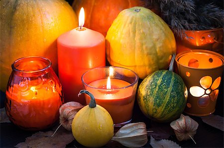 simsearch:400-03938737,k - Decorative halloween pumpkins and candles Photographie de stock - Aubaine LD & Abonnement, Code: 400-08037320