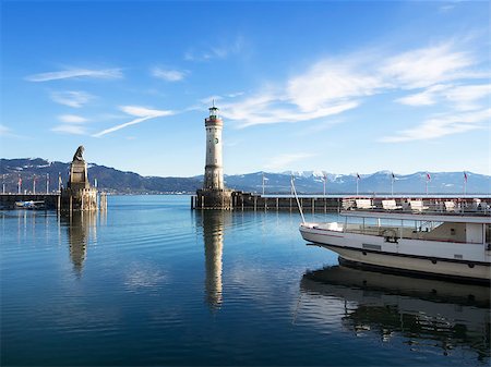 simsearch:400-07407995,k - Image of port of Lindau with passenger ship Fotografie stock - Microstock e Abbonamento, Codice: 400-08038172