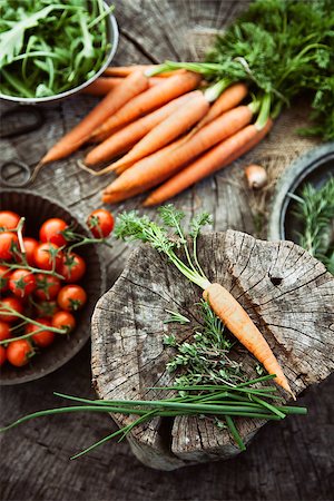 simsearch:400-06700975,k - Fresh organic vegetables. Food background. Healthy food from garden Stock Photo - Budget Royalty-Free & Subscription, Code: 400-08039970