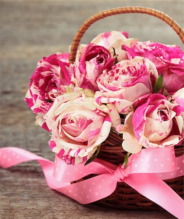simsearch:400-08036453,k - Bouquet of pink roses on wooden background Stock Photo - Budget Royalty-Free & Subscription, Code: 400-08044174