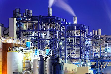 steel industry at night - Power Station, oil and fuel tanks in hong kong at night Stock Photo - Budget Royalty-Free & Subscription, Code: 400-08046568