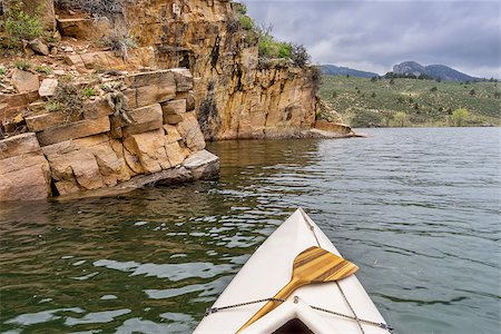 simsearch:400-07176700,k - canoe and sandstone cliff - springtime paddling Horsetooth Reservoir near Fort Collins, Colorado Foto de stock - Super Valor sin royalties y Suscripción, Código: 400-08053055