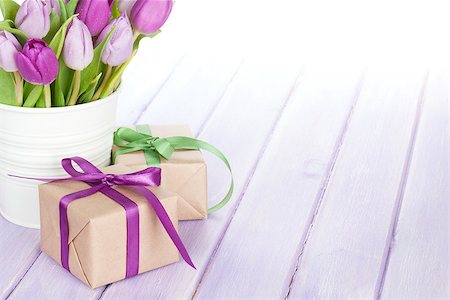 simsearch:400-08036453,k - Purple tulip bouquet and gift box on wooden table with copy space Stock Photo - Budget Royalty-Free & Subscription, Code: 400-08074745
