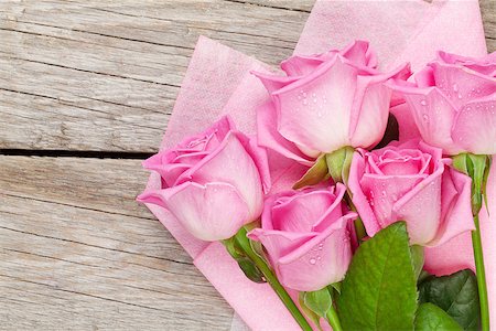 simsearch:400-08110734,k - Garden pink roses bouquet over wooden table. Top view with copy space Stock Photo - Budget Royalty-Free & Subscription, Code: 400-08074814