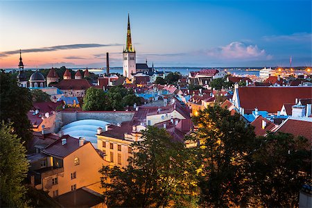 simsearch:400-08037885,k - Aerial View of Tallinn Old Town in the Evening, Tallinn, Estonia Stockbilder - Microstock & Abonnement, Bildnummer: 400-08077519