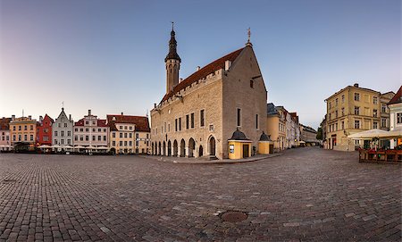 simsearch:400-08282569,k - Tallinn Town Hall and Raekoja Square in the Morning, Tallinn, Estonia Stock Photo - Budget Royalty-Free & Subscription, Code: 400-08077524