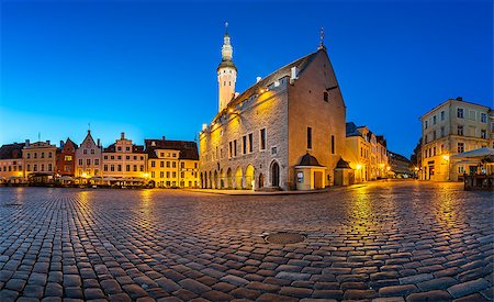 simsearch:400-08282569,k - Tallinn Town Hall and Raekoja Square in the Morning, Tallinn, Estonia Stock Photo - Budget Royalty-Free & Subscription, Code: 400-08077522