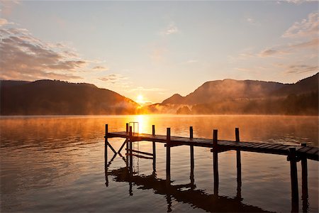 summer dawn at Lake Walchensee in southern Bavaria Foto de stock - Super Valor sin royalties y Suscripción, Código: 400-08070614
