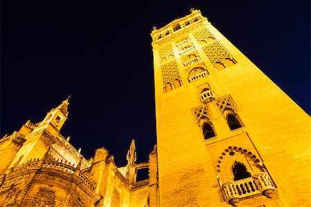 simsearch:862-03354510,k - Giralda bell tower by night in Seville - Spain Stockbilder - Microstock & Abonnement, Bildnummer: 400-08070742