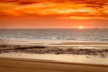 An image of a beautiful sunset at Broome Australia Photographie de stock - Aubaine LD & Abonnement, Code: 400-08071134