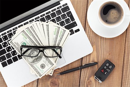 simsearch:400-07915276,k - Office table with pc, coffee cup, glasses and money cash. View from above Foto de stock - Royalty-Free Super Valor e Assinatura, Número: 400-08071481