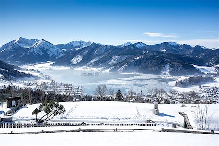 simsearch:400-07748171,k - An image of the Schliersee at winter in Bavaria Germany Foto de stock - Super Valor sin royalties y Suscripción, Código: 400-08071848