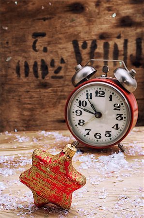 Christmas decoration clock and toys in vintage style Fotografie stock - Microstock e Abbonamento, Codice: 400-08072062