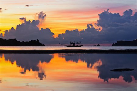 simsearch:400-07326581,k - Sunrise at Hat Sai Ri beach front Ko Maphrao island in Chumphon Province of Thailand Stock Photo - Budget Royalty-Free & Subscription, Code: 400-08073476