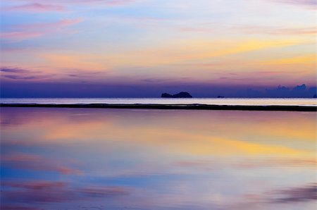 simsearch:400-07326581,k - Sunrise at Hat Sai Ri beach front Ko Maphrao island in Chumphon Province of Thailand Stock Photo - Budget Royalty-Free & Subscription, Code: 400-08073477