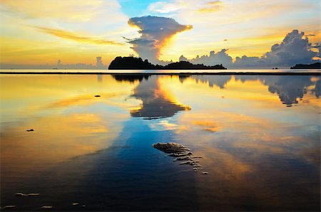 simsearch:400-07326581,k - Sunrise at Hat Sai Ri beach front Ko Maphrao island in Chumphon Province of Thailand Stock Photo - Budget Royalty-Free & Subscription, Code: 400-08073478