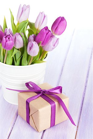 simsearch:400-08036453,k - Purple tulip bouquet and gift box on wooden table Stock Photo - Budget Royalty-Free & Subscription, Code: 400-08073785