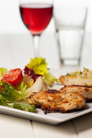 simsearch:400-04864579,k - grilled chicken with salad leaves Stock Photo - Budget Royalty-Free & Subscription, Code: 400-08073983