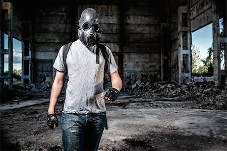 stalker - Man in a gas mask Stockbilder - Microstock & Abonnement, Bildnummer: 400-08098353